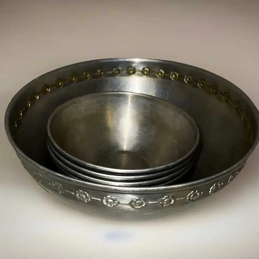 Vintage Aluminum Nesting Bowl Set Large Serving with 4 Small Mid Century Floral